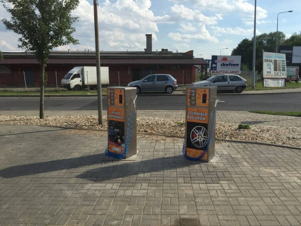 Dávkovač kvapaliny do ostrekovačov