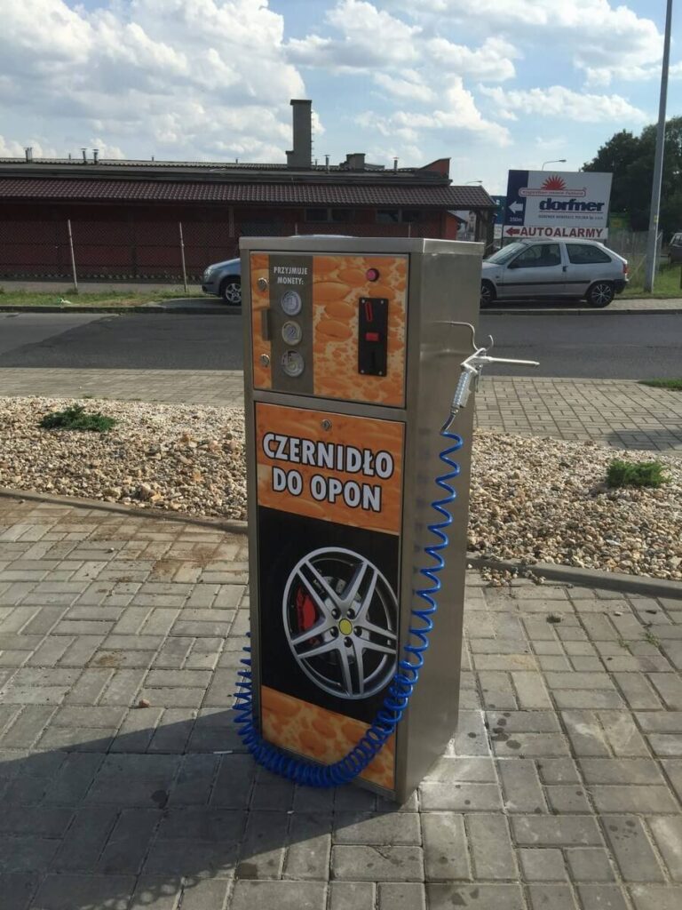 Distribútor na začernenie pneumatík