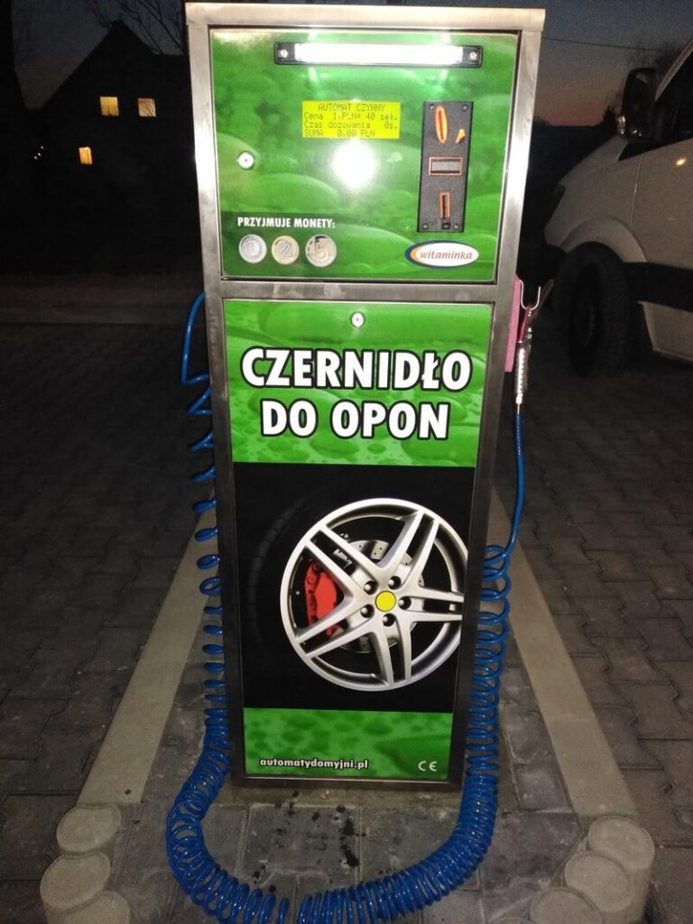 Distribútor na začernenie pneumatík