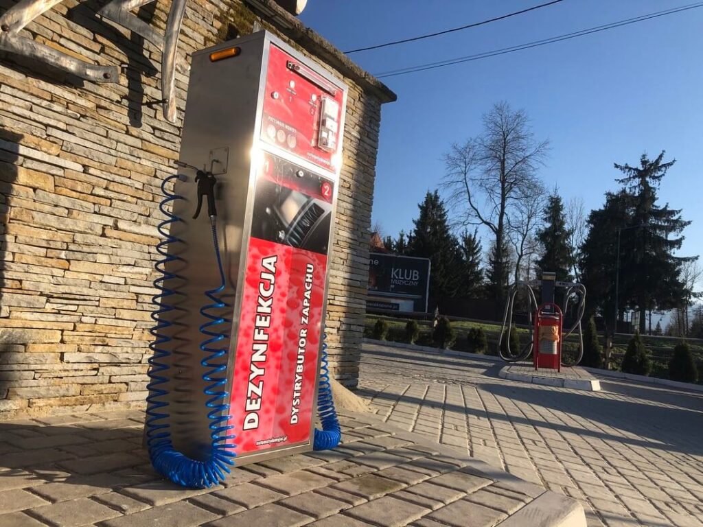 Distribútor osviežovača vzduchu do autoumyvárne