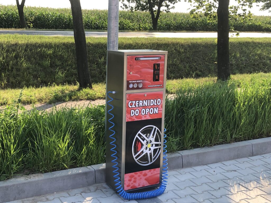 Distribútor na začernenie pneumatík