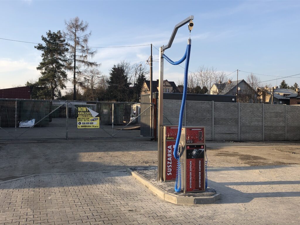 Distribútor osviežovača vzduchu do autoumyvárne