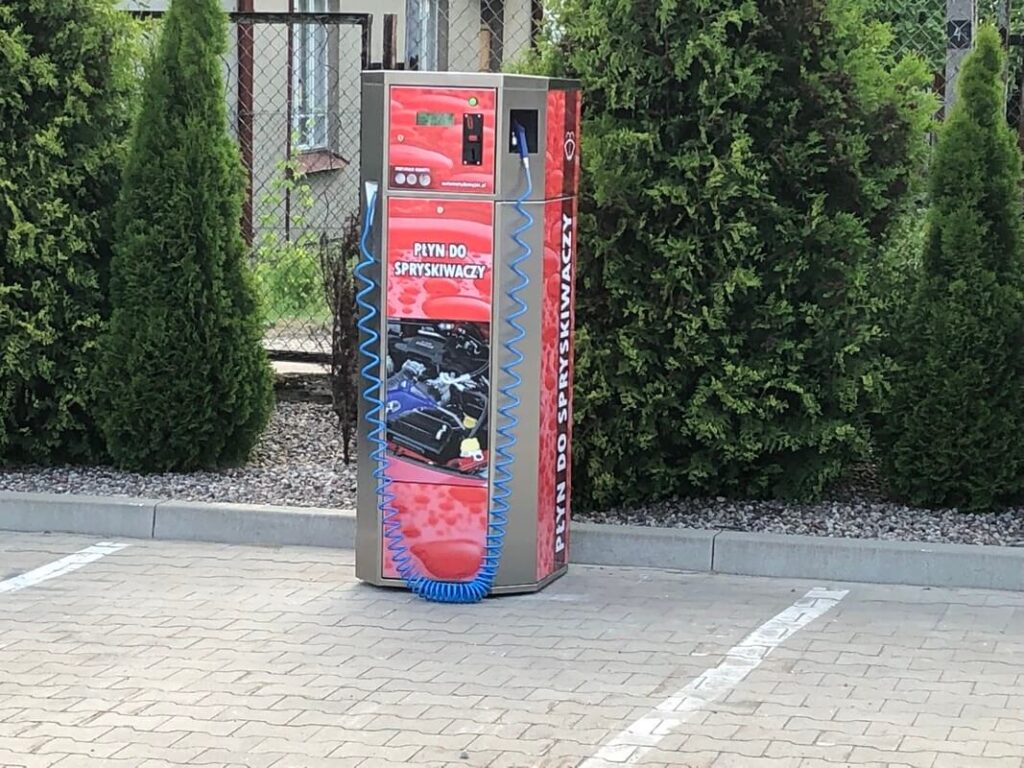 Dávkovač kvapaliny do ostrekovačov